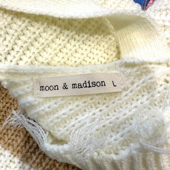 Moon & Madison Beige White Gray Striped Distressed Sweater Cut out Back Size L - Picture 5 of 6